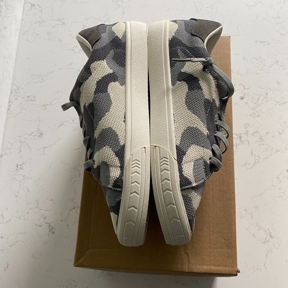 NWT Vintage Havana Fly Pattern Unique Sneakers - Picture 5 of 13